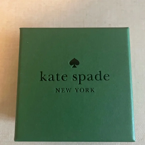⭐️NEW Kate Spade Gold Heart Earrings - Picture 6 of 7